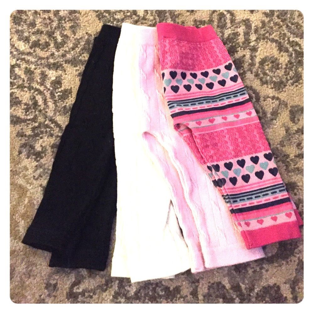 (4) 12-24 month leggings. Blk/wht/pink/❤️ pattern